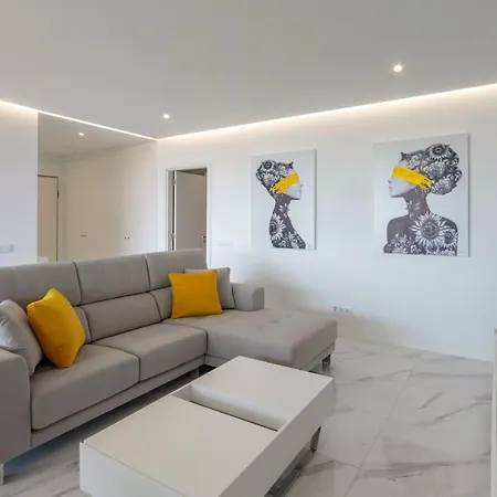 Luxury With Stunning Sea Views Apartmán
