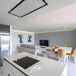 아파트 Luxury With Stunning Sea Views *