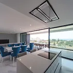 Luxury With Stunning Sea Views