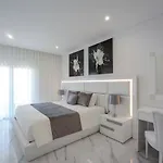 아파트 Luxury With Stunning Sea Views *