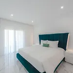 Luxury With Stunning Sea Views *
