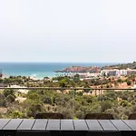아파트 Luxury With Stunning Sea Views