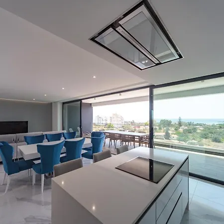 Luxury With Stunning Sea Views