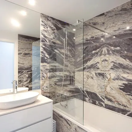Luxury With Stunning Sea Views 公寓