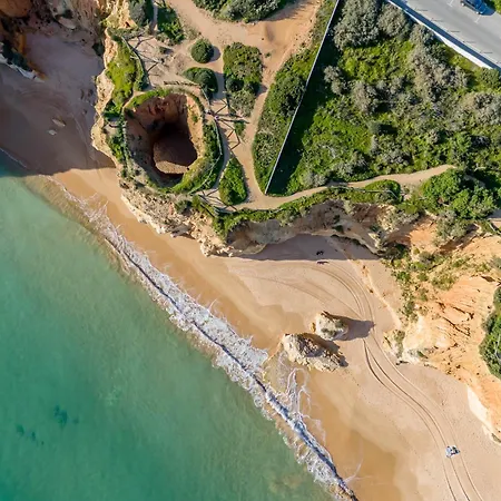 Luxury With Stunning Sea Views شقة
